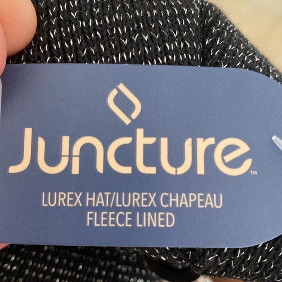 Juncture knit cap Women’s NWT Wool blend, fleece lined. Black/ silver. OS - Picture 4 of 4